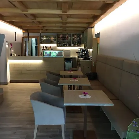 Ristorante Cacciatori ארונצו די קדורה