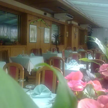 Ristorante Cacciatori 호텔 3*