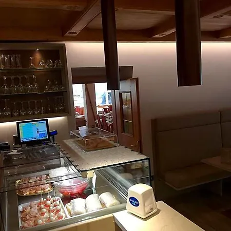 Ristorante Cacciatori فندق 3*